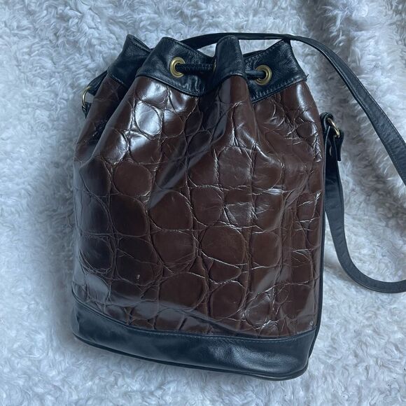 Brown croc prints black trims vegan leather bucket style drawstring shoulder bag - Picture 7 of 13
